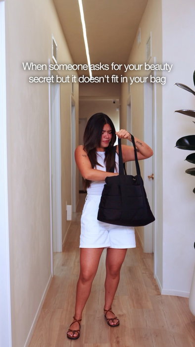 Your beauty secret is your injector… but she doesn’t fit in your bag 😂👜✨ Good news—you can book her instead! 💉🤍