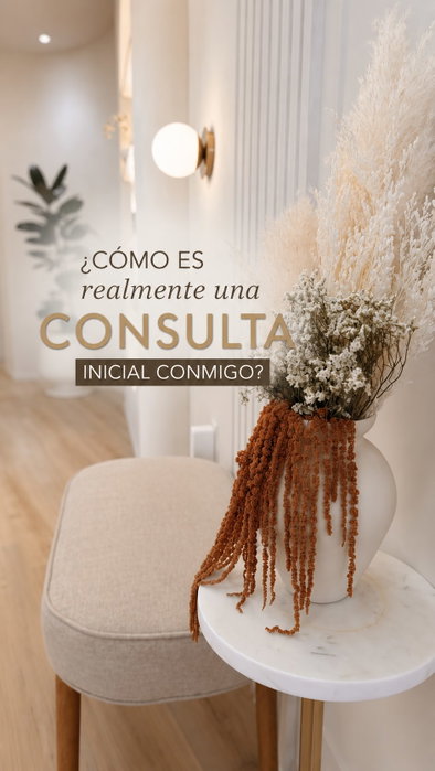 ¿Qué pasa realmente en una consulta inicial? ✨

Muchos piensan que una consulta es solo hablar de un tratamiento… pero en realidad es el pas